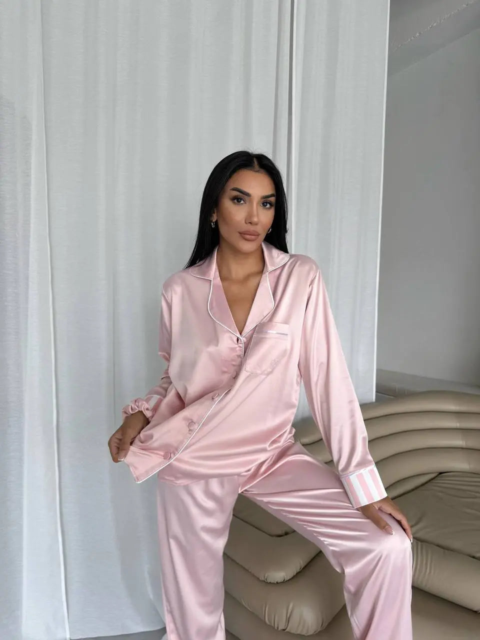 Pembe Pamuk Saten Pijama Takımı – Şık ve Rahat Ev Giyim Lessora