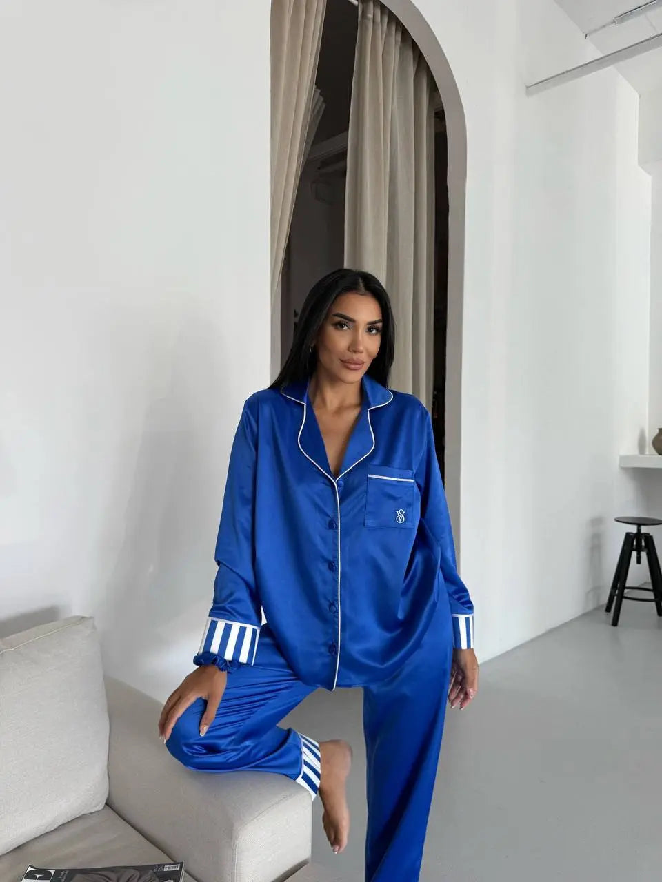 Pamuk Saten Mavi Pijama Takımı – Şık ve Rahat Ev Giyim Lessora