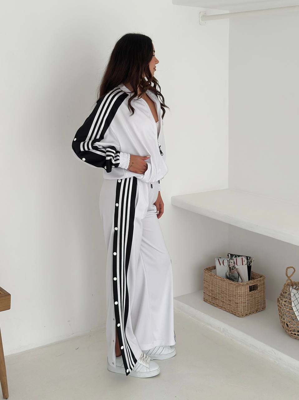 Çıtçıtlı Yan Şeritli Adidas Eşofman Takımı | Lessora Lessora