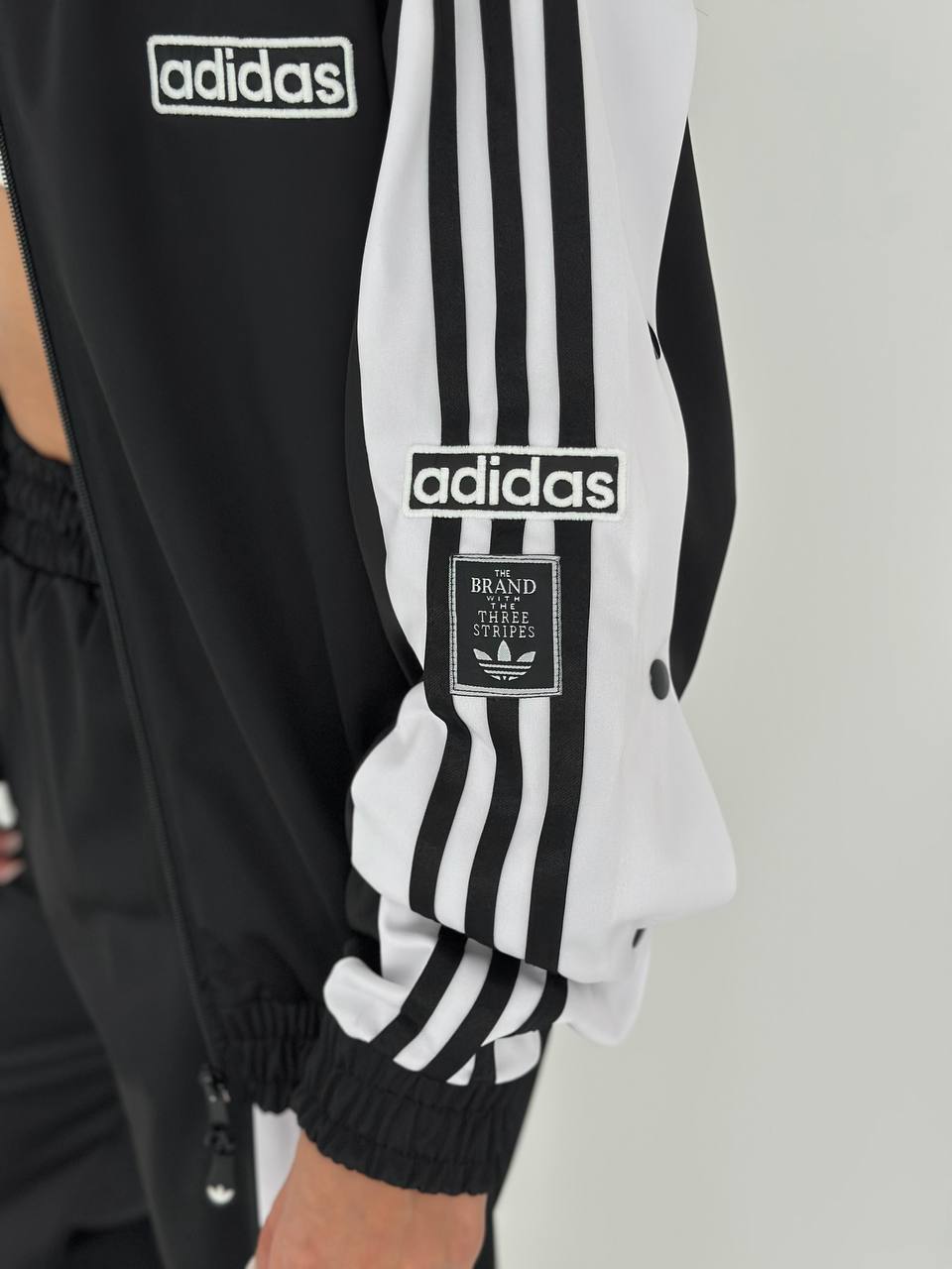 Çıtçıtlı Yan Şeritli Adidas Eşofman Takımı | Lessora Lessora