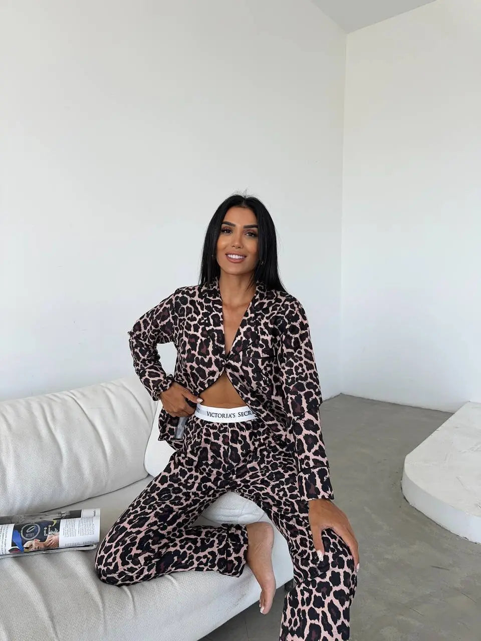 Leopar Desenli Saten Kadın Pijama Takımı – Lessora Elegance Serisi Lessora